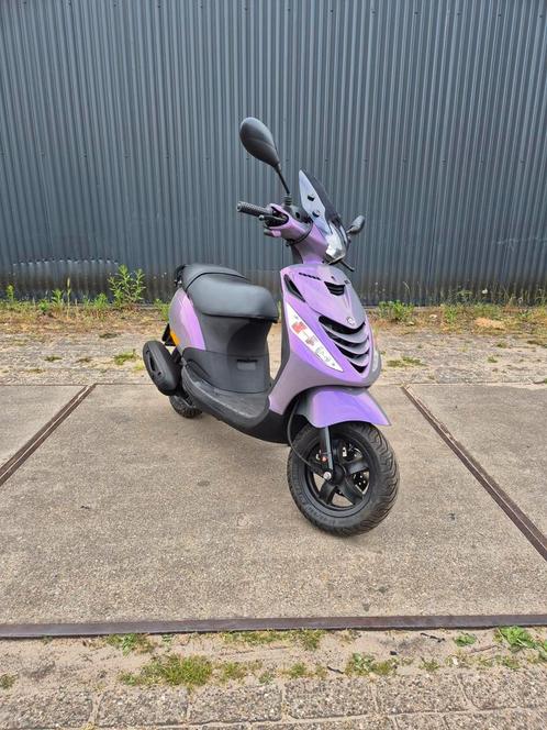Piaggio Zip 2000 4t brom sp 45km iget, Fietsen en Brommers, Scooters | Piaggio, Zo goed als nieuw, Zip, Ophalen