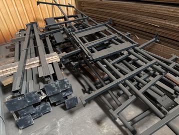 Entresolvloer 180 m2 - Gebruikt inclusief hekwerken en trap. beschikbaar voor biedingen