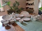 Prachtig servies Churchill Briar Rose, Antiek en Kunst, Antiek | Servies compleet, Ophalen of Verzenden