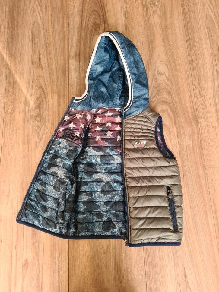 Jongens Bodywarmer Vingino maat 6 (maat 116), Kinderen en Baby's, Kinderkleding | Maat 116, Zo goed als nieuw, Jongen, Jas, Ophalen