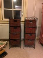 Twee identieke kastjes met gevlochten rieten laden, Ophalen, Gebruikt