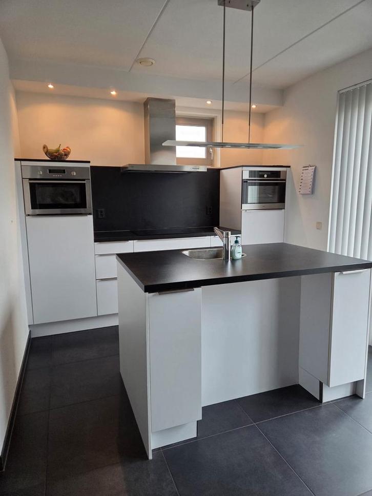 Nette keuken met eiland incl. apparatuur - zelf demonteren!, Huis en Inrichting, Keuken | Complete keukens, Gebruikt, Overige typen