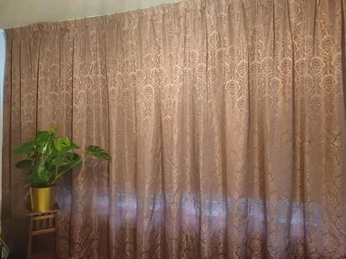 Gordijnen 2 delen kleur bruin me bloemen print, Huis en Inrichting, Stoffering | Gordijnen en Lamellen, Zo goed als nieuw, 200 cm of meer