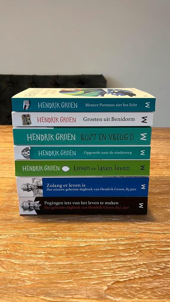 Hele serie van Hendrik Groen, Boeken, Partijen en Verzamelingen, Zo goed als nieuw, Ophalen of Verzenden