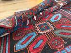 Uniek vintage handgeknoopt tapijt – zwart-rood met kleurrijk, Gebruikt, 100 tot 150 cm, Digital8, 200 cm of meer