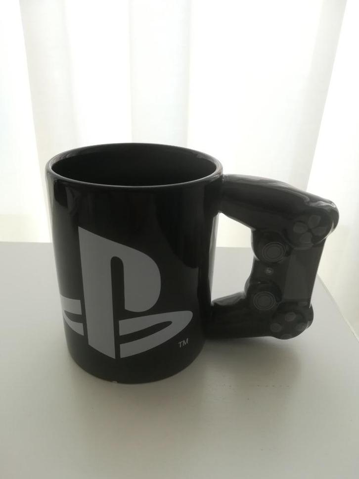 Playstation mok, Huis en Inrichting, Keuken | Servies, Nieuw, Kop(pen) en/of Schotel(s), Overige stijlen, Aardewerk, Ophalen of Verzenden