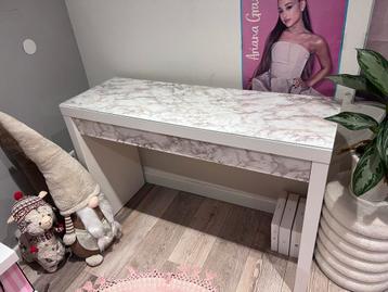 Bureau/ kaptafel met marmerlook blad IKEA beschikbaar voor biedingen