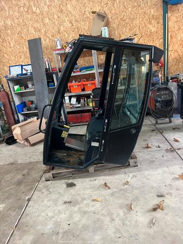 Cabine van een giant 5003  beschikbaar voor biedingen