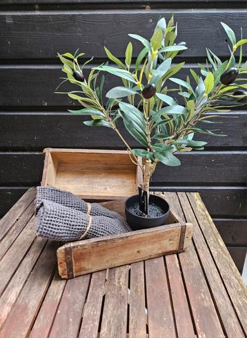 Oude houten steenmal  beschikbaar voor biedingen