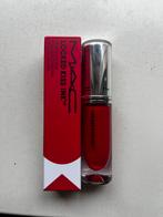 MAC Locked Kiss Ink - Rode Lipgloss (true rubby) 34,00 euro, Lippen, Nieuw, Ophalen of Verzenden, Make-up