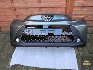 TOYOTA AYGO X 22-25 R VOORBUMPER NIEUWE KLEUR beschikbaar voor biedingen
