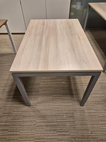 Bureau 120 x 80 in hoogte verstelbaar beschikbaar voor biedingen
