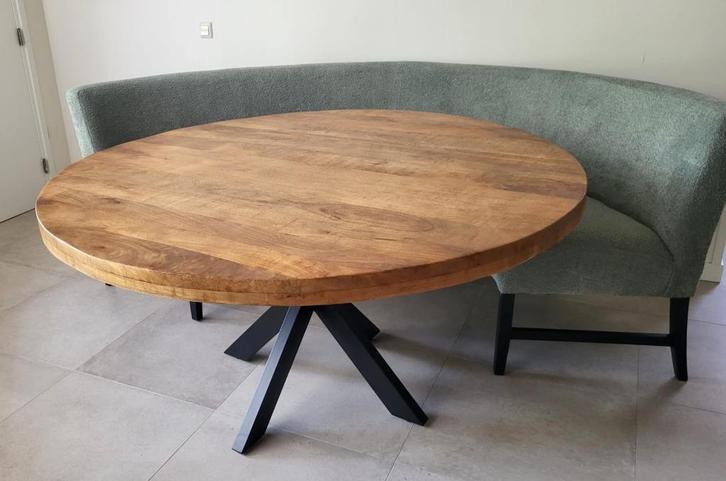 Ronde bank(teddy) en tafel (mangohout), Huis en Inrichting, Complete eetkamers, Zo goed als nieuw, 4 tot 6 stoelen, Ophalen of Verzenden