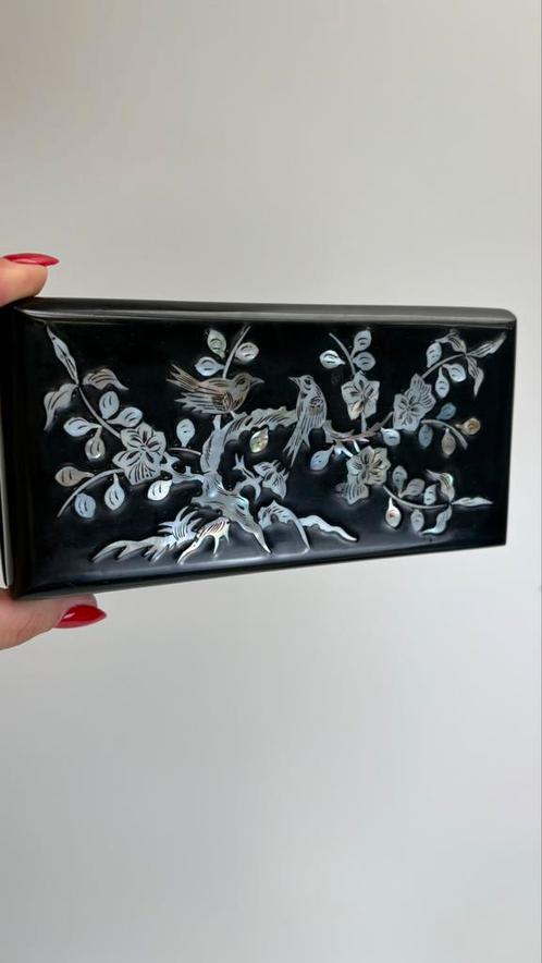 Chinese vintage zwarte lakdoos / sieradenkistje parelmoer, Antiek en Kunst, Kunst | Designobjecten, Ophalen of Verzenden