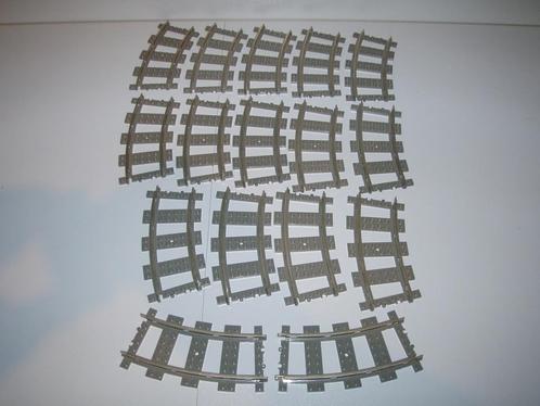 LEGO 9 volt 16 RAILS 4520 Gebogen (2) in Nieuwstaat!!, Kinderen en Baby's, Speelgoed | Duplo en Lego, Zo goed als nieuw, Lego