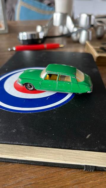 Oude groene Citroën DS21 van Siku in bespeelde staat beschikbaar voor biedingen