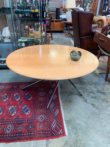 Tafel Prachtige salontafel van het Italiaanse design Molteni beschikbaar voor biedingen