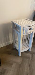 Leuk wit kastje met lade, Huis en Inrichting, Tafels | Bijzettafels, Minder dan 55 cm, Gebruikt, Ophalen of Verzenden, 60 cm of meer
