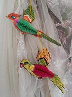 PRACHTIGE OUDE  PAPIEREN VOGELTJES.              . honeycomb, Antiek en Kunst, Ophalen of Verzenden