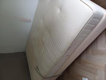 Gratis Verstelbare boxspring van 1 bij 2