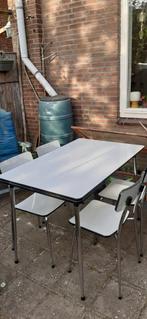 Keukentafel met wit formica blad met 4 stoelen, Huis en Inrichting, Tafels | Eettafels, 50 tot 100 cm, 100 tot 150 cm, Gebruikt