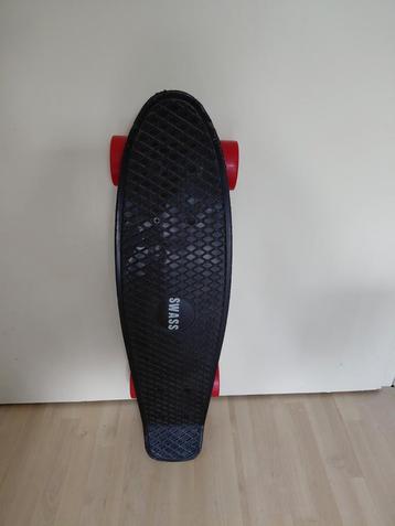 SWASS Vinyl Cruiser - Zwart/Rood beschikbaar voor biedingen