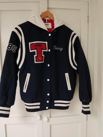 Tommy Hilfiger jack  beschikbaar voor biedingen
