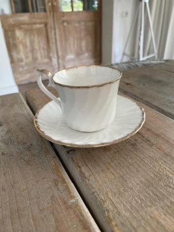 Kop en schotel porselein Royal Kendal Staffordshire England. beschikbaar voor biedingen