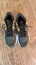 Under Armour Sportschoenen Maat 38, Kinderen en Baby's, Ophalen of Verzenden, Zo goed als nieuw, Jongen of Meisje, Sportschoenen