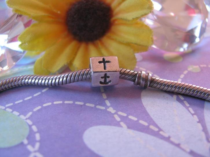 Pandora bedel P131 = Geloof Hoop en Liefde, Sieraden, Tassen en Uiterlijk, Bedels, Zo goed als nieuw, Pandora, Zilver, 1 bedel