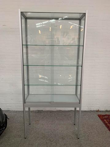 Kast schitterende aluminium winkel vitrine kast  beschikbaar voor biedingen