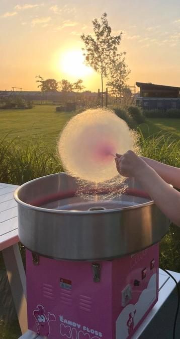 Luxe Suikerspinmachine huren / kinderfeest / familiefeest! beschikbaar voor biedingen