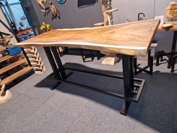 Prachtige Statafel van Suarhout boomstam blad 220 cm lang beschikbaar voor biedingen