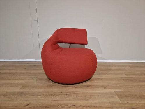 Leolux Gisa - Fauteuil - Rood - Stof - Design -Draaifauteuil, Huis en Inrichting, Fauteuils, Zo goed als nieuw, Stof, 75 tot 100 cm