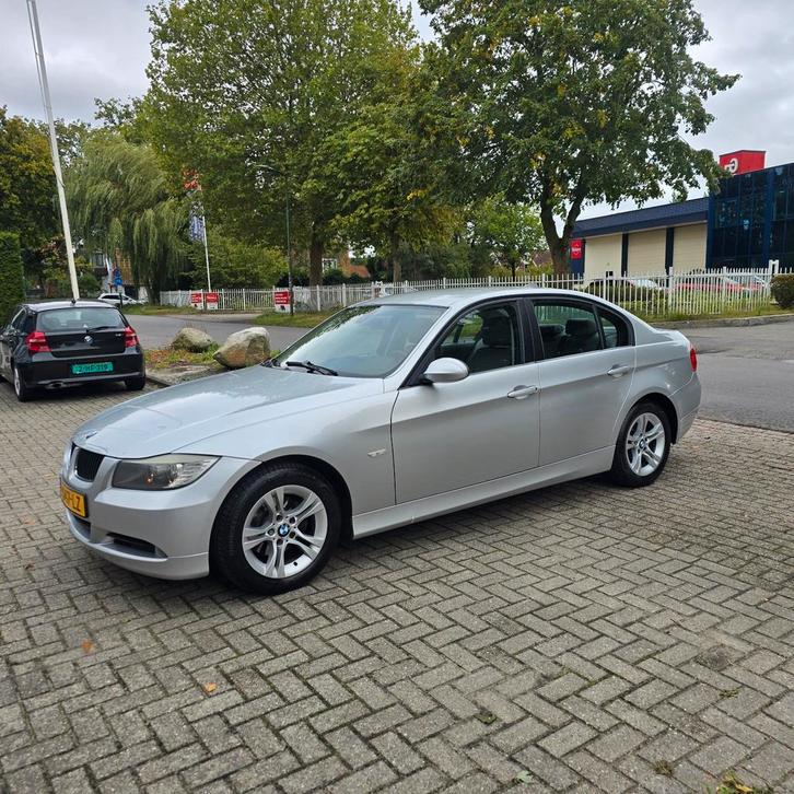 BMW 3-Serie 2.0 I 320 2006 Grijs 320i sedan, Auto's, BMW, Bedrijf, 3-Serie, Benzine, C, Sedan, Handgeschakeld, Geïmporteerd, Zilver of Grijs