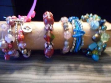 Sieraden / armbanden beschikbaar voor biedingen