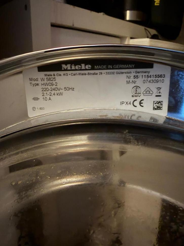 Miele W5825 Wasmachine - Voorlader, Witgoed en Apparatuur, Wasmachines, Gebruikt, Voorlader, 4 tot 6 kg, 85 tot 90 cm, 1600 toeren of meer