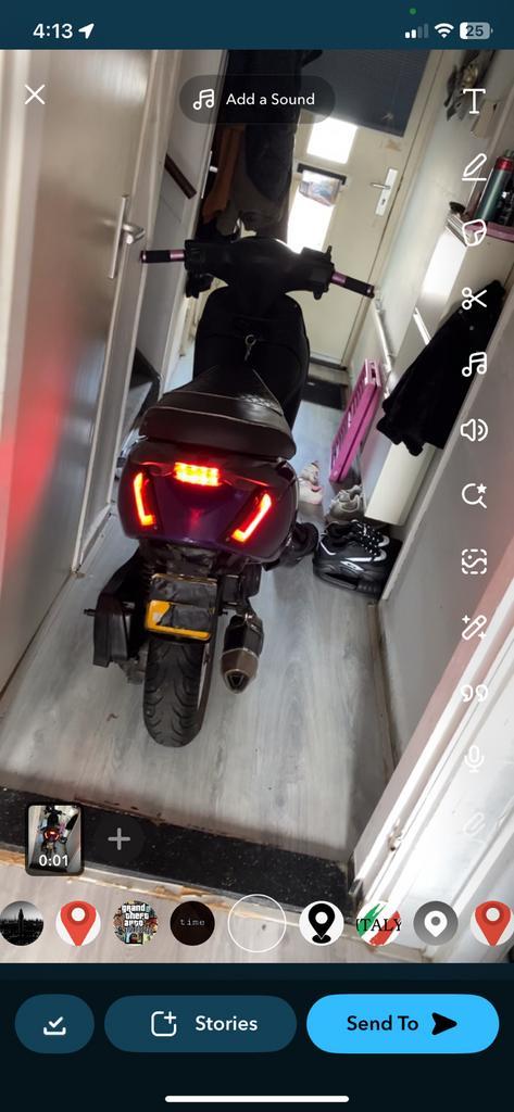 Piaggo zip 80cc, Fietsen en Brommers, Scooters | Piaggio, Zo goed als nieuw, Zip, Benzine, Ophalen