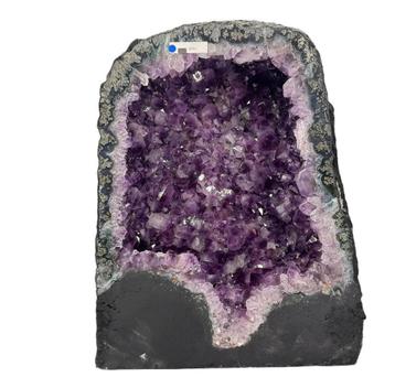 Amethist Geode Kathedraal 37 cm #42 beschikbaar voor biedingen