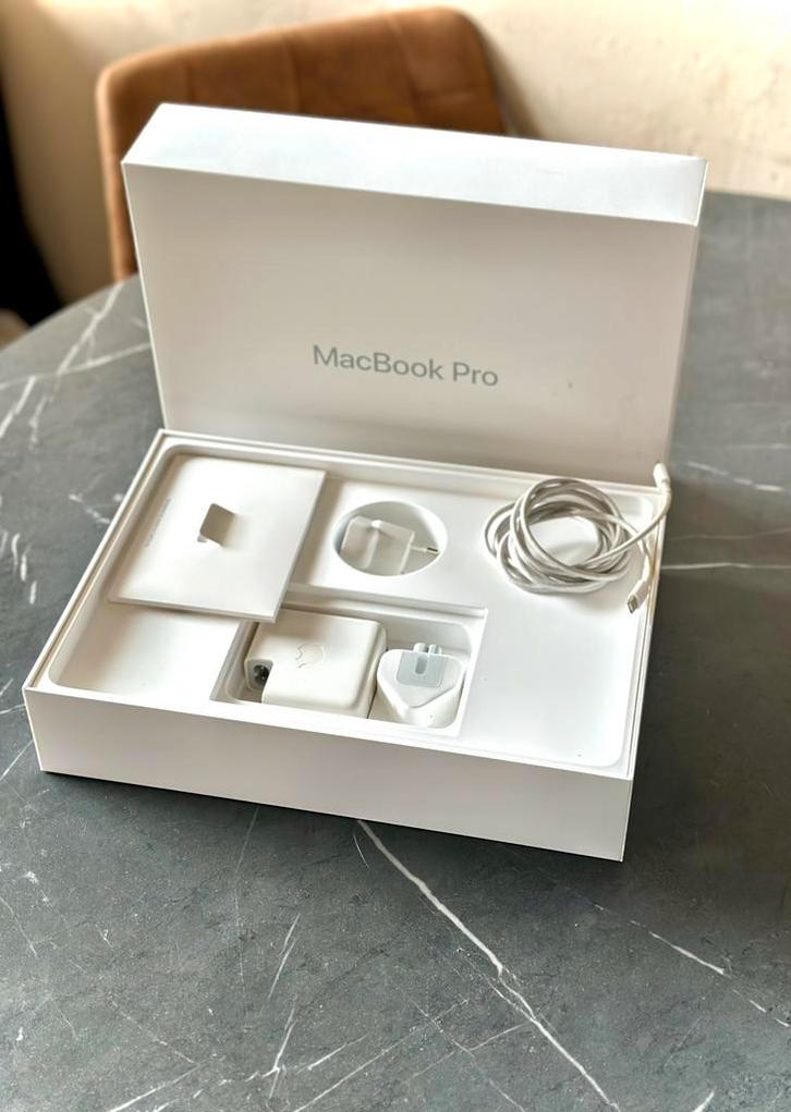 Macbook pro 13-inch (2017), Computers en Software, Apple Macbooks, Gebruikt, MacBook Pro, 13 inch, 2 tot 3 Ghz, 256 GB, 8 GB, Qwerty