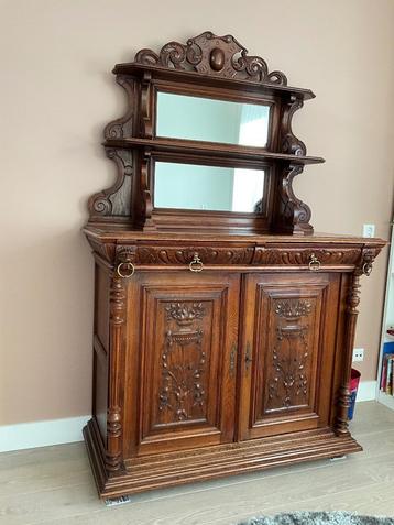 Vintage kast beschikbaar voor biedingen