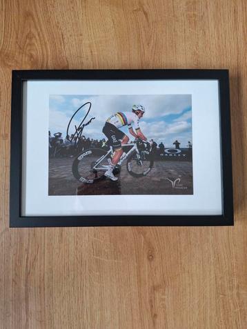 Gesigneerde foto Tadej Pogacar beschikbaar voor biedingen