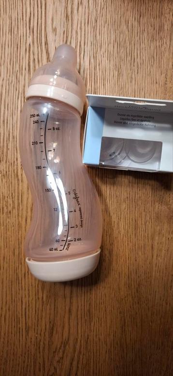 Difrax S-fles 250ml + 2 spenen 3M+ - Nieuw beschikbaar voor biedingen