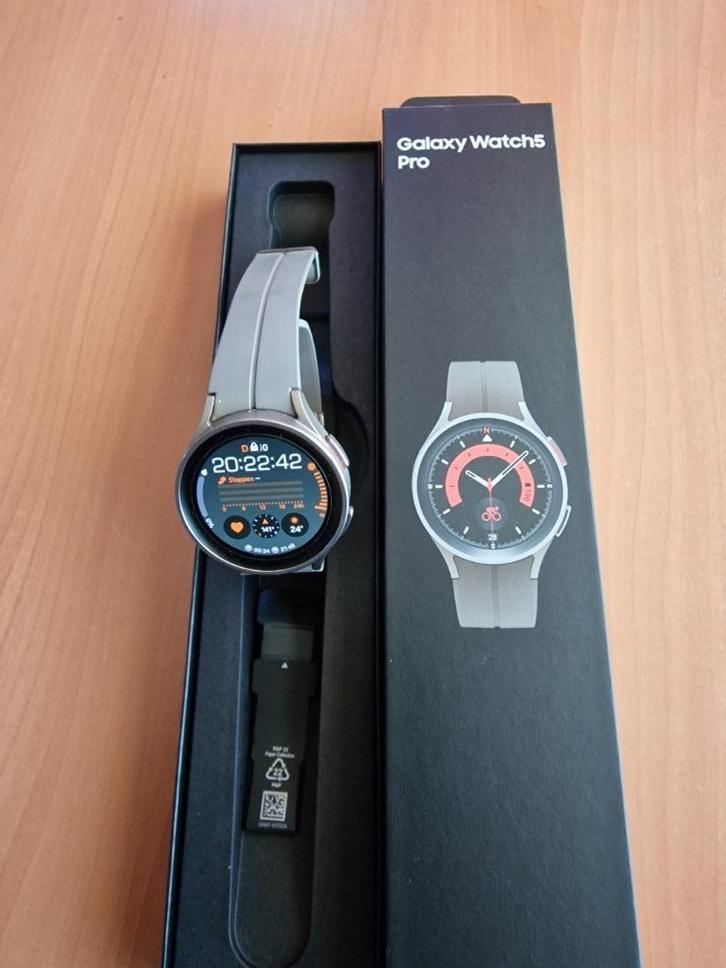 Samsung Galaxy Watch 5 Pro LTE, Sieraden, Tassen en Uiterlijk, Smartwatches, Zo goed als nieuw, Android, Grijs, Afstand, Calorieverbanding