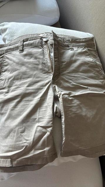 Korte broek stretch la ligna maat 42 beide zgan beschikbaar voor biedingen