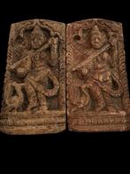 Twee antieke terracotta reliëfplaten uit de Hindoe India, Antiek en Kunst, Ophalen of Verzenden