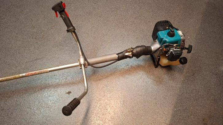 Makita RBC 525 Bosmaaier kantenmaaier trimmer messenkop, Tuin en Terras, Bosmaaiers, Zo goed als nieuw, Benzine, 10 tot 30 cm
