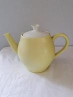 vintage goedewaagen plateel thee/koffiepot pastel geel/wit, Antiek en Kunst, Verzenden