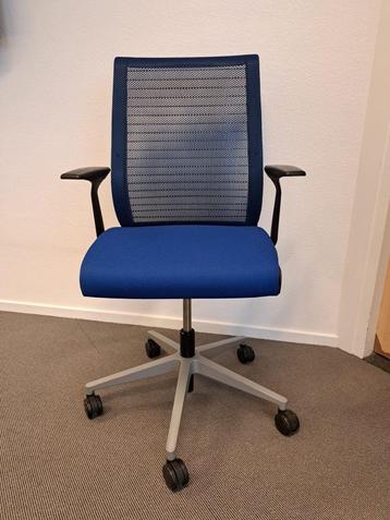 14 x gebruikte vergaderstoelen op wielen beschikbaar voor biedingen