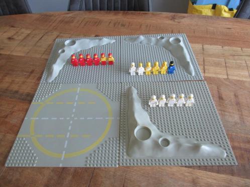 4 Lego vintage space platen en 17 ruimte poppetjes, Kinderen en Baby's, Speelgoed | Duplo en Lego, Gebruikt, Lego, Ophalen of Verzenden